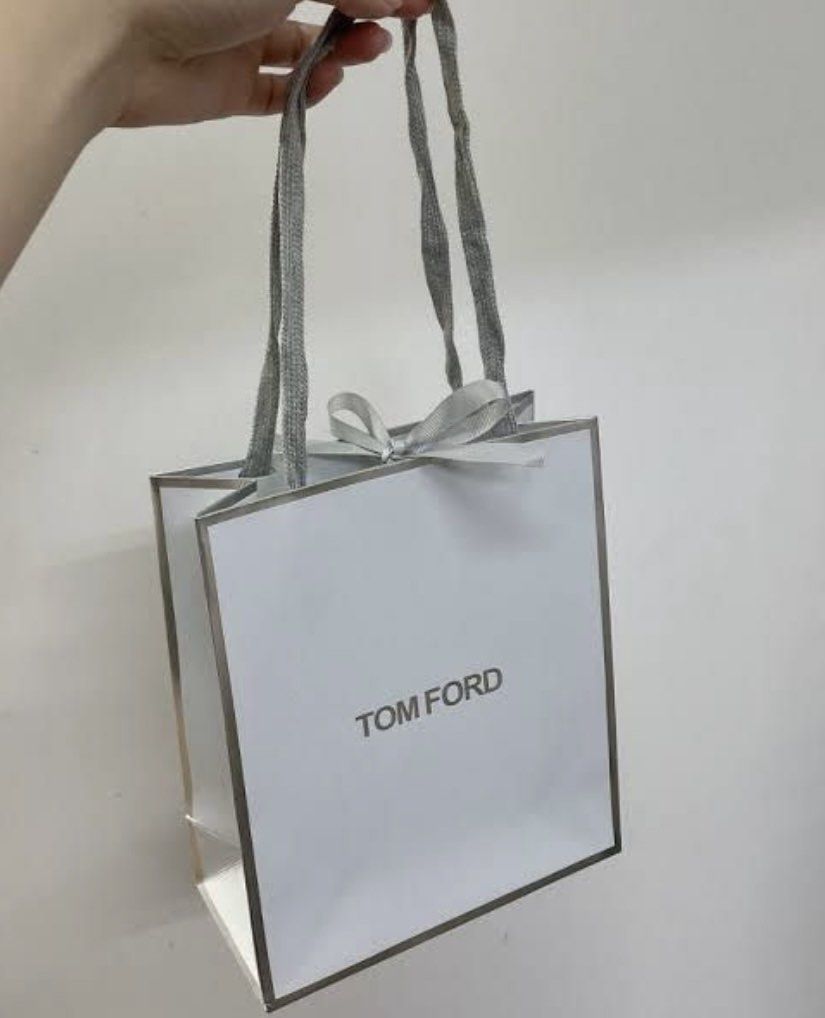 Tom ford paper bag 2025