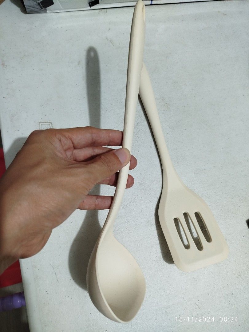 Redchef silicone turner and ladle (Category: Cookware & Accessories) located in Quezon City. Submitted by crci12 (Listing ID 1336442105, Image 2). Description: Redchef silicone turner and ladle Brand new Actual pictures posted What you see is what you get Both for P200 only last price Meet ups: 1. Simplicity mini stop commonwealth ave., balara, qc. 2. Mgas station beside oyasa hardware luzon ave., qc. *Kindly send us a message for a schedule of m