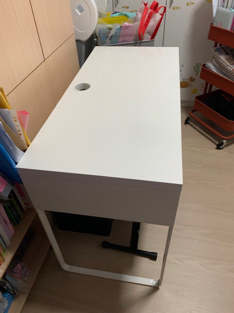 Study Table (Category: Tables & Sets) located in Singapore. Submitted by smartiesboyz (Listing ID 1336436688, Image 3). Description: .