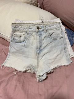 (Category: ) located in . Submitted by happilybecca (Listing ID 1336361265, Image 1). Description: .