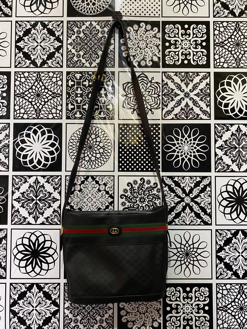 Gucci black and white bag top