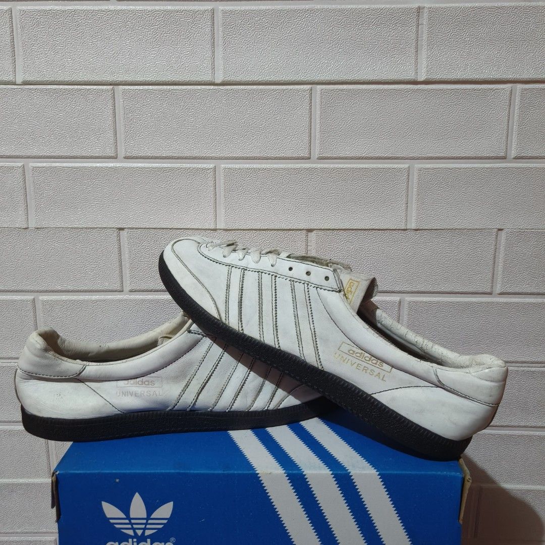 Adidas universal original vintage size 48 Fesyen Pria Sepatu Sepatu Formal di Carousell