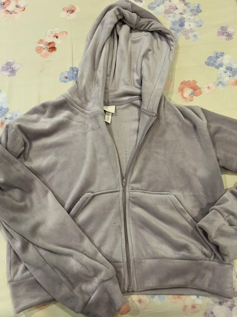 Assorted Jackets (Category: Coats, Jackets and Outerwear) located in Makati City. Submitted by andre_esque (Listing ID 1336644816, Image 2). Description: Assorted Girls' Jackets and Sweaters Well used, selling all for 800 only..