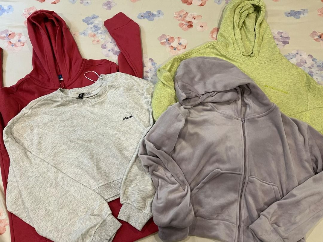 Assorted Jackets (Category: Coats, Jackets and Outerwear) located in Makati City. Submitted by andre_esque (Listing ID 1336644816, Image 1). Description: Assorted Girls' Jackets and Sweaters Well used, selling all for 800 only..