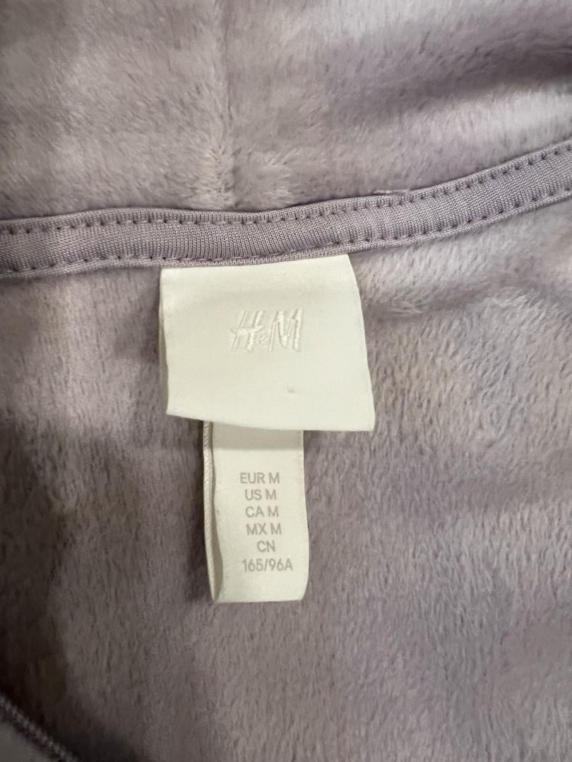 Assorted Jackets (Category: Coats, Jackets and Outerwear) located in Makati City. Submitted by andre_esque (Listing ID 1336644816, Image 3). Description: Assorted Girls' Jackets and Sweaters Well used, selling all for 800 only..