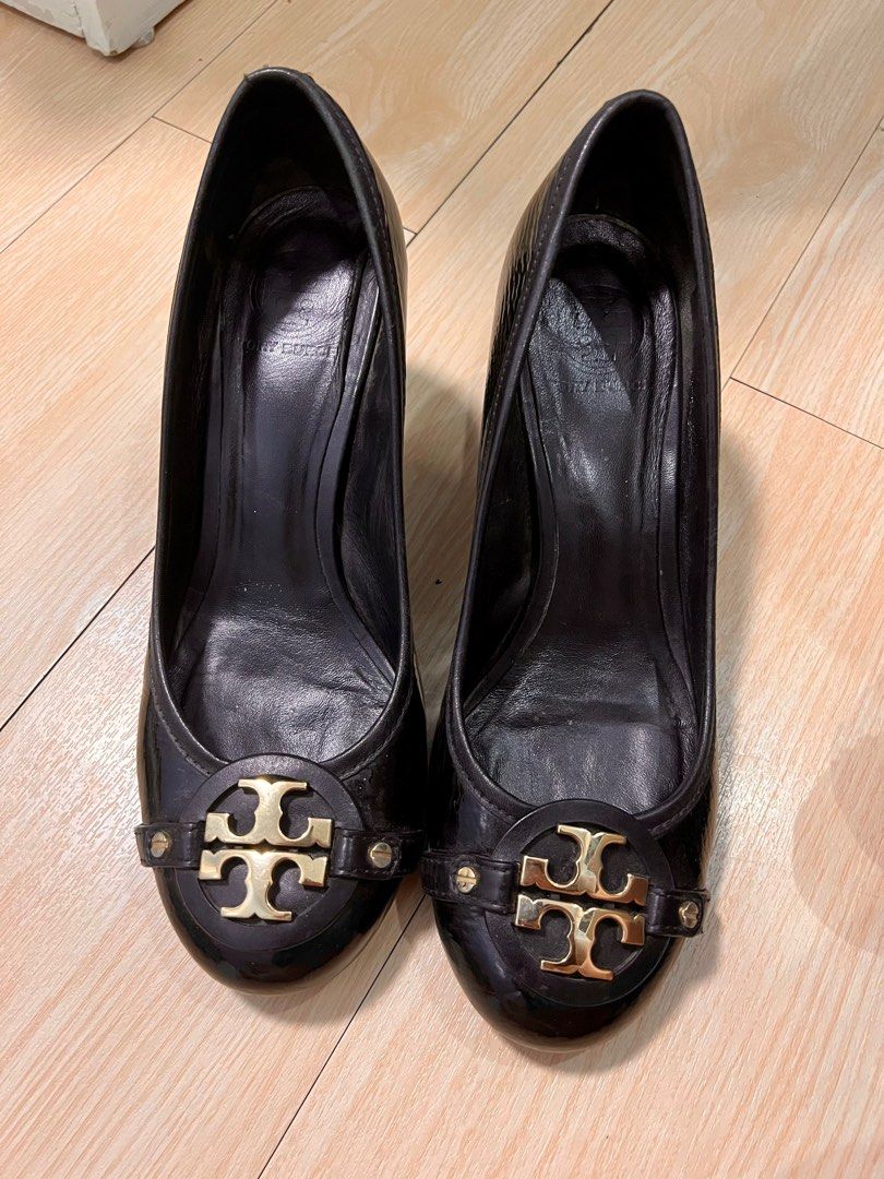 Authenitic Tori Burch Size 10 (Category: Heels) located in Mandaluyong City. Submitted by feiruzzz (Listing ID 1336616633, Image 1). Description: Used for a short time as school shoes :).
