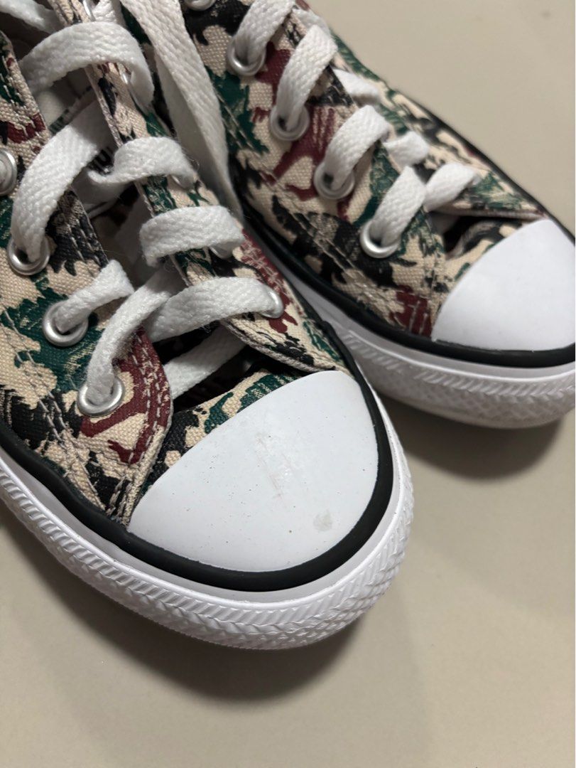 Dinosaur print converse 2025