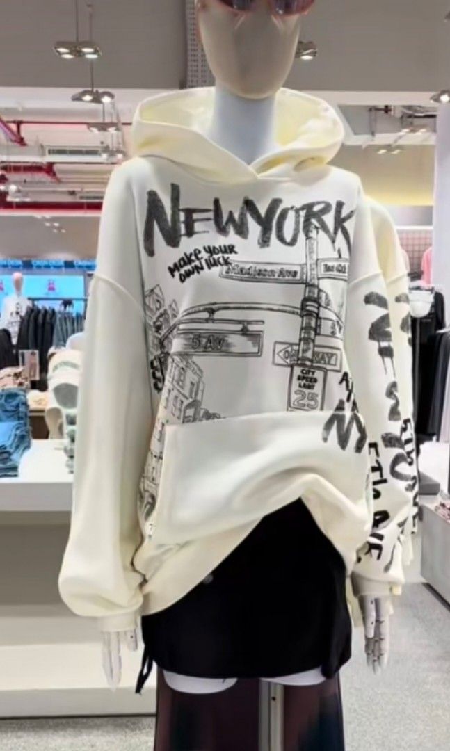bershka hoodie newyork oversize top, Fesyen Wanita, Pakaian Wanita