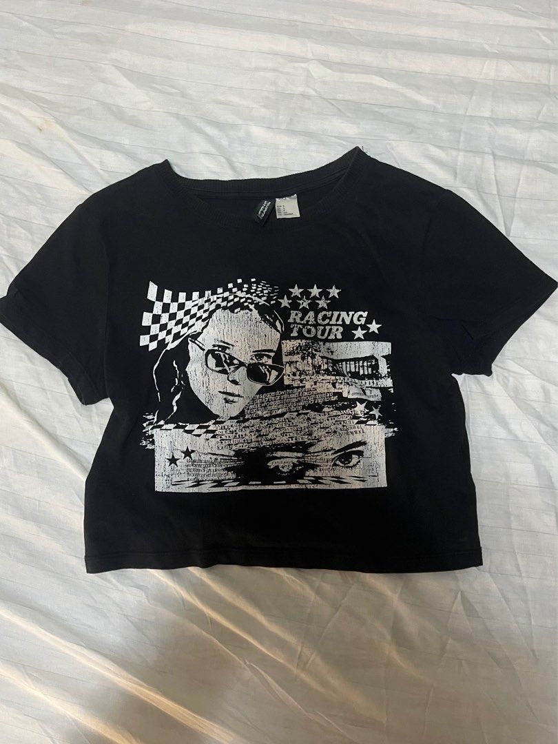 H&M Black Printed Cropped Baby Tee (Category: Shirts) located in Paranaque City. Submitted by flamespicks (Listing ID 1336545656, Image 2). Description: Brand: H&M Size: S Condition: Lightly Used Fabric: Cotton Rfs: Decluttering Model's Measurements Bust: 33 Waist: 25 Hips: 35 ❗️MOP strictly Gcash❗️ ❗️Shipping via Lalamove or GoGo Xpress❗️ .
