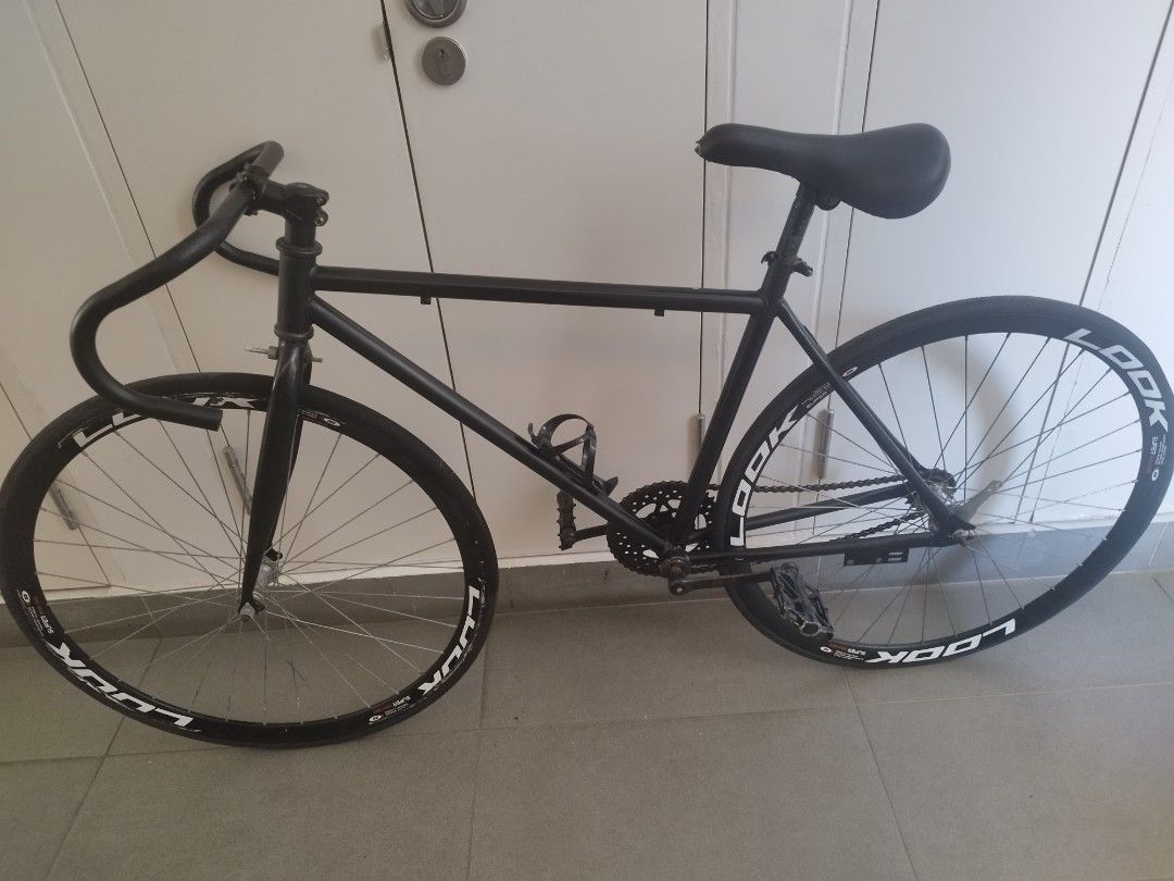 Brandless fixie shop