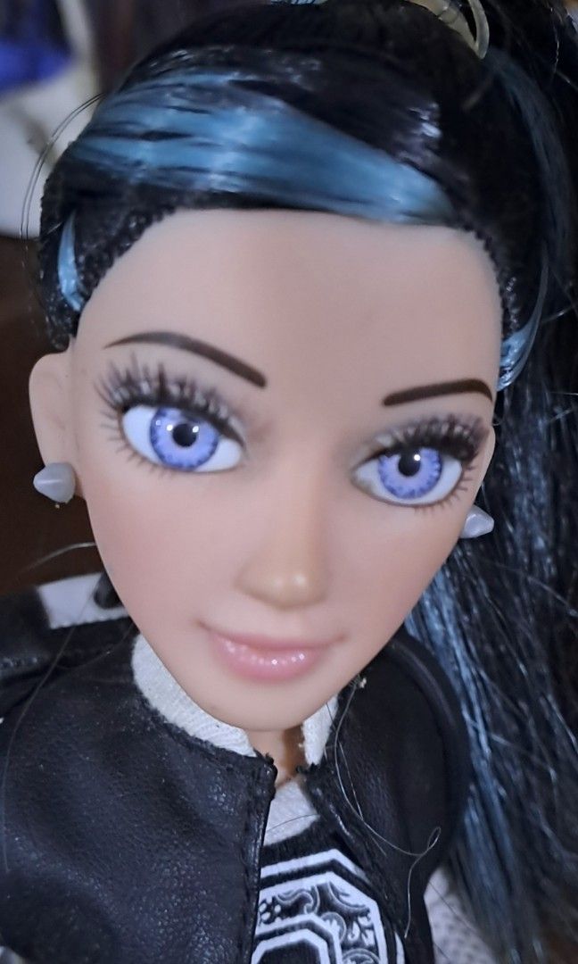Devon full articulated glass eye by project mc2 (Category: Makeup) located in Davao. Submitted by bravemoon_556cd5 (Listing ID 1336647801, Image 2). Description: free sf we pre owned from USA ship nationwide gcash or bank account payment mode.