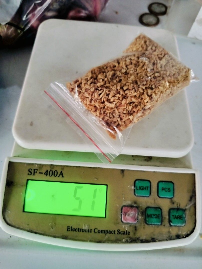 Fried Garlic bits 50g (Category: Spice & Seasoning) located in Antipolo. Submitted by blueshopvintage (Listing ID 1336546327, Image 3). Description: paninda! pang retail! 20pcs per pack of 50g each = P300 per order srp: P20 only 🧄🧄🧄 repacked on ziplock bags 50-51g each packaging also available per kilo packaging P250.
