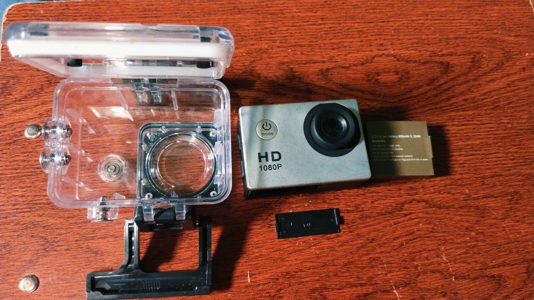 HD 1080 action cam no charger included (Category: Video Cameras) located in Valenzuela. Submitted by diane.35 (Listing ID 1336586332, Image 2). Description: Brand new sya kya lng walang charger, ung battery nya not tested dn pero pg sinaksakan mo ng ibang battery ng action cam gumagana po sya.