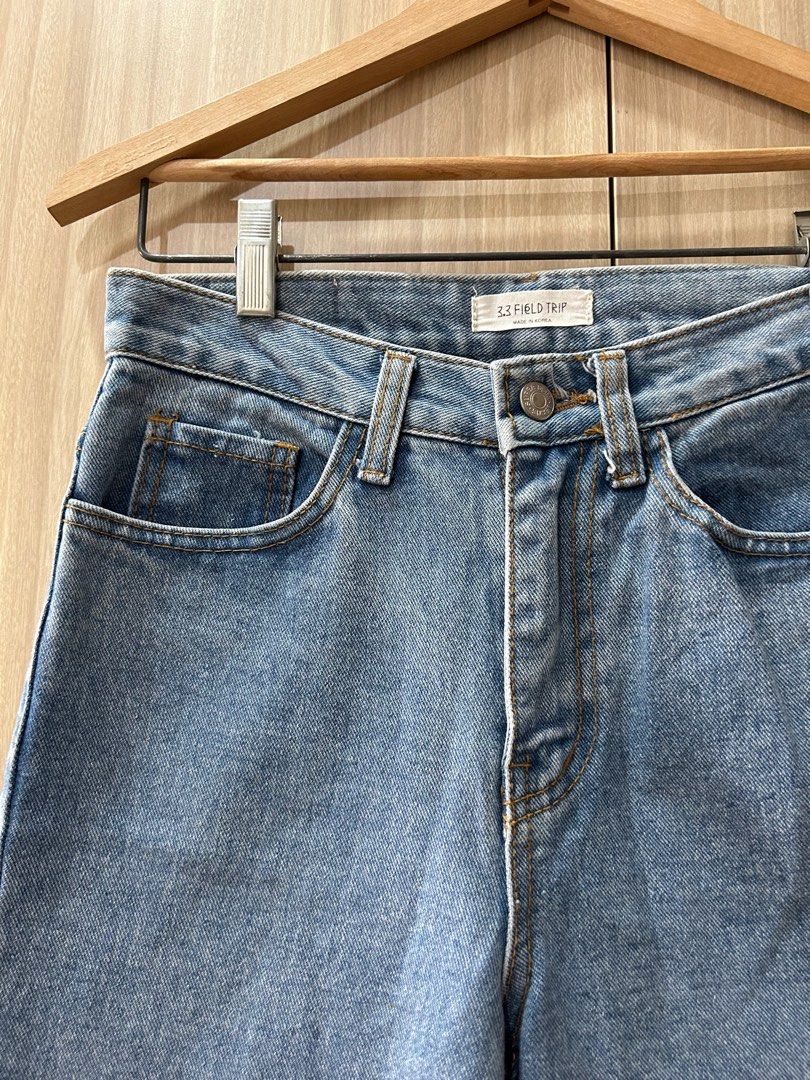 Korean High waist flare jeans (Category: Jeans) located in Quezon City. Submitted by skywooo (Listing ID 1336510039, Image 2). Description: My favorite jeans bought from Korea 🥹Wash is the perfect shade. Length is cropped and slightly flared at the ends. RFS: Doesn’t fit me anymore Waist: 26-27 in Length: 35 in Helping tags: zara, mango, bershka, uniqlo, h&m, GU.