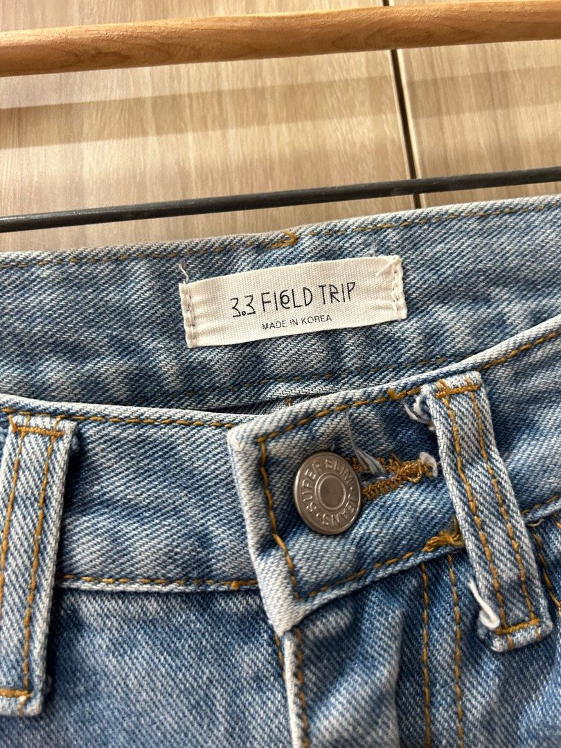 Korean High waist flare jeans (Category: Jeans) located in Quezon City. Submitted by skywooo (Listing ID 1336510039, Image 3). Description: My favorite jeans bought from Korea 🥹Wash is the perfect shade. Length is cropped and slightly flared at the ends. RFS: Doesn’t fit me anymore Waist: 26-27 in Length: 35 in Helping tags: zara, mango, bershka, uniqlo, h&m, GU.