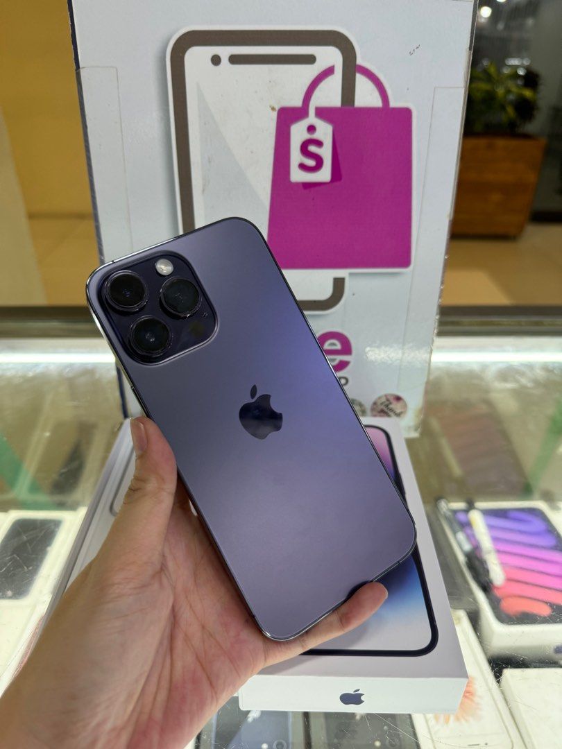 iphone 14 pro max 256gb smartlocked 2ndhand (Category: iPhone 14 Series) located in Cainta. Submitted by vine_gadget_shop (Listing ID 1336632093, Image 2). Description: iphone 14 pro max 256gb smartlocked 2ndhand with box and cord replaced no issue check all u want pick up store greenhills shopping center we accept trade in we accepy credit card and ggives installment we do cod and door to door we ship nationwide for fast transaction call 0927736