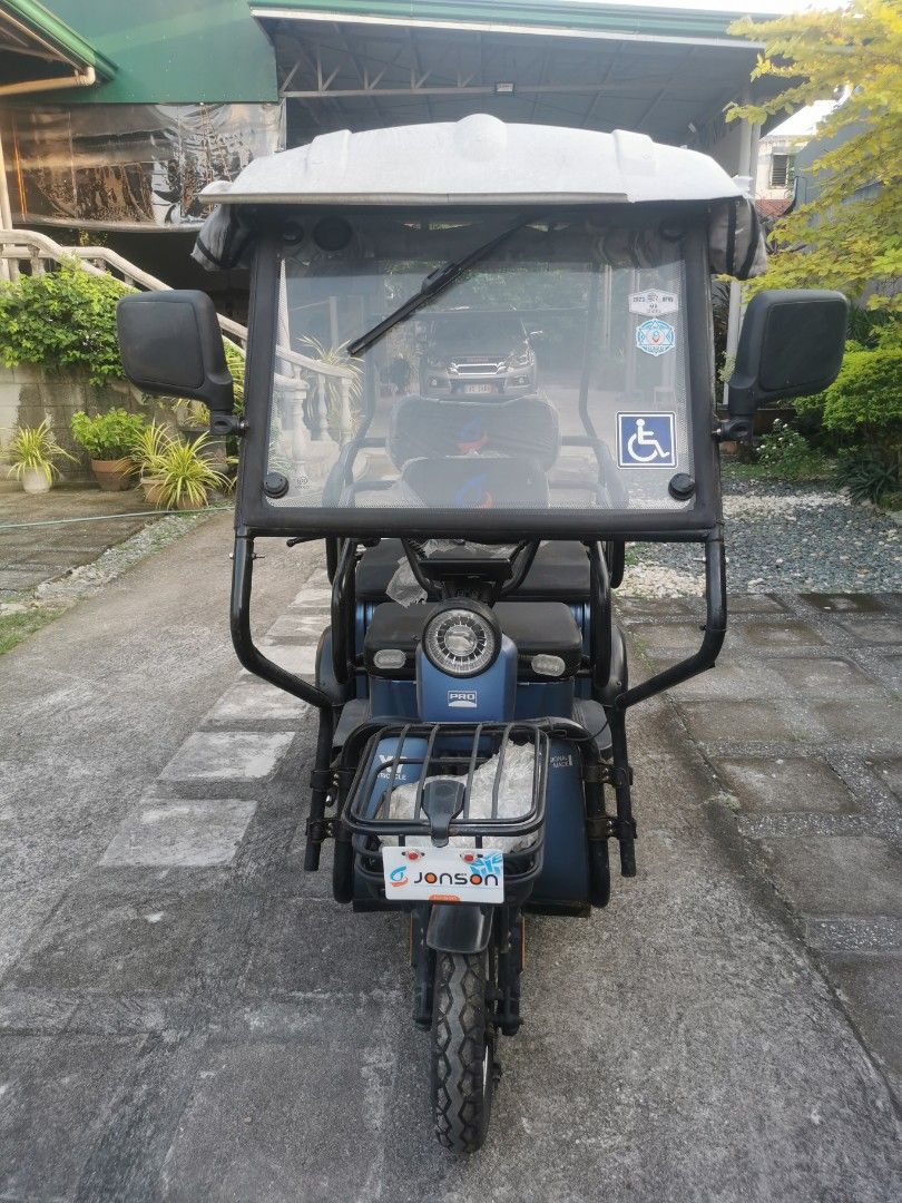 Jonson eBike Foddy X7 (Category: Bicycles) located in Pateros City. Submitted by bernics (Listing ID 1286045146, Image 3). Description: JONSON EBIKE FODDY X7 - Unused for more than a year - 3 months used but not abused - Senior Citizen owner - no issues - newly replaced 48V25AH battery Location: Pateros Bayan JONSON EBIKE FODDY X7 SPECIFICATIONS ✅ MOTOR: 800 WATTS ✅ BATTERY: 48V/25AH ✅ SPEED: 30-35 KMPH ✅ DISTANCE FULL CHARGE: 55-65 KPH ✅ CAPACIT