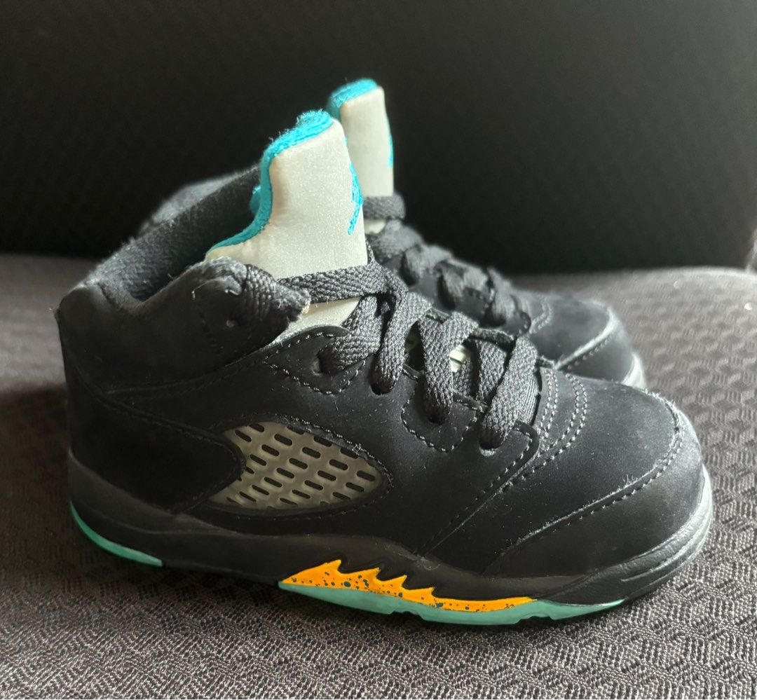 Jordan 5 Kids 7C (Category: Babies & Kids Fashion) located in Makati City. Submitted by bbongg (Listing ID 1336528606, Image 3). Description: Jordan 5 Black Size 7C Original, bought bnew at Nike early 2024 Complete with box Vgood condition, used 3x Price negotiable Decluttering, doesnt fit anymore For pick up / lalamove.