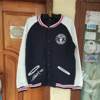 (Kategori: ) berada di . Dikirim oleh sneakersvibe (ID iklan 1336542010, Gambar 1). Deskripsi: .