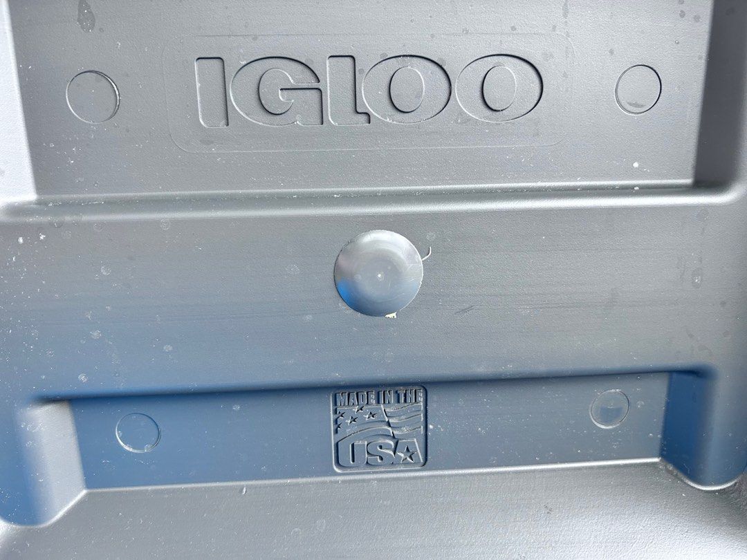 MarkedDown ❗️Like new! Igloo maxcold latitude 62Qt roller cooler (Category: Storage Boxes & Baskets) located in Cebu City. Submitted by anneny (Listing ID 1336503734, Image 3). Description: Item is good as new only used for 2 months.This was purchased from an online store 2 years ago for php9k - igloo official store.💯authentic and Made In USA Rfs: no longer needed.