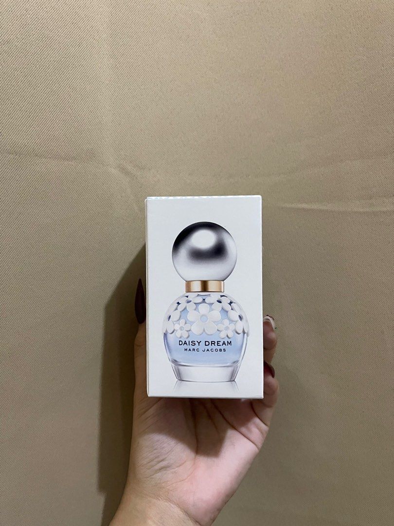 Marc Jacobs - Daisy Dream (Category: Fragrance & Deodorants) located in Quezon City. Submitted by mthings (Listing ID 1336645244, Image 1). Description: .