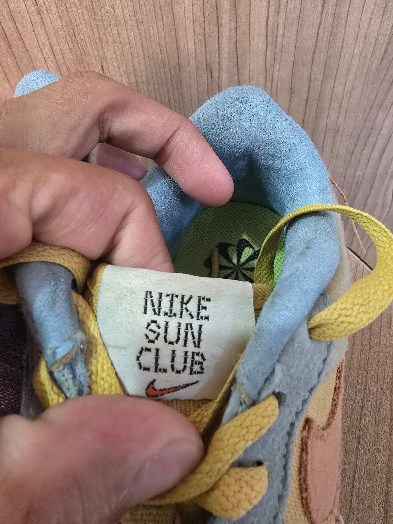Nike AF1 Low "sun club' (Category: Babies & Kids Fashion) located in Santa Rosa. Submitted by Tapsilog732 (Listing ID 1336527391, Image 2). Description: legit air force 1 low sun club nabili sa savannah USA. 4y size na stock lang naliitan kase ng pamangkin issue slightly yellowish need wash no box..