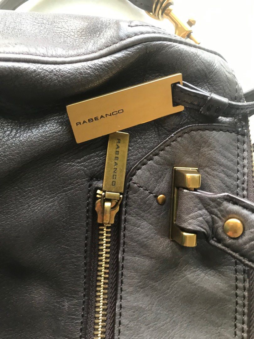 Rabeanco Authentic Original Bag (Category: Luxury Bags & Wallets) located in Quezon City. Submitted by lanazurie (Listing ID 1336505820, Image 3). Description: This is original bag mga nasa 5k plus ang original price benta ko nalang 1k but my mga slight gas gas hindi naman ganon kahalata still in good condition pa naman yung gas gas nya bandang ilalim very slight lang naman. .