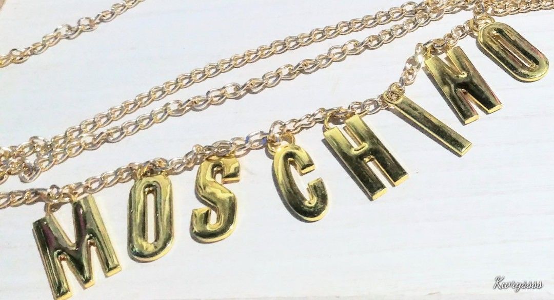 RARE PREOWNED VINTAGE MOSCHINO LOGO EMBLEM BELT CHAIN ACCESSORIES