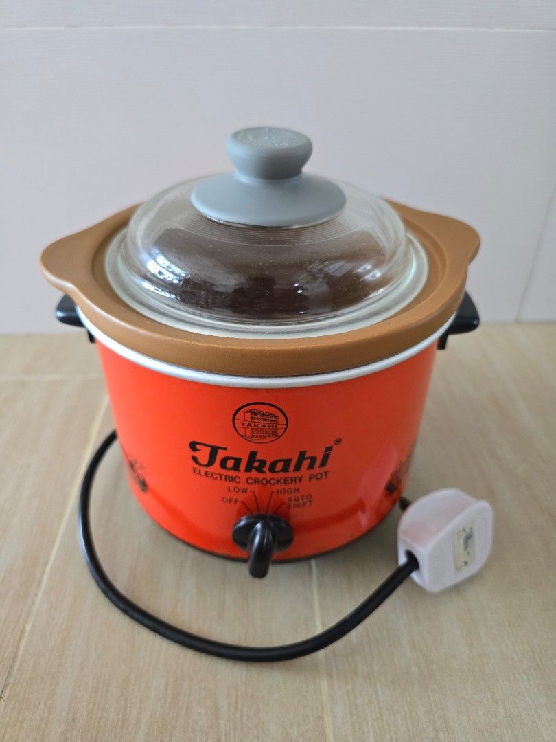 Sgd 5.90 1.2 L super solid Electric slow cooker perfect for cooking 1 baby food