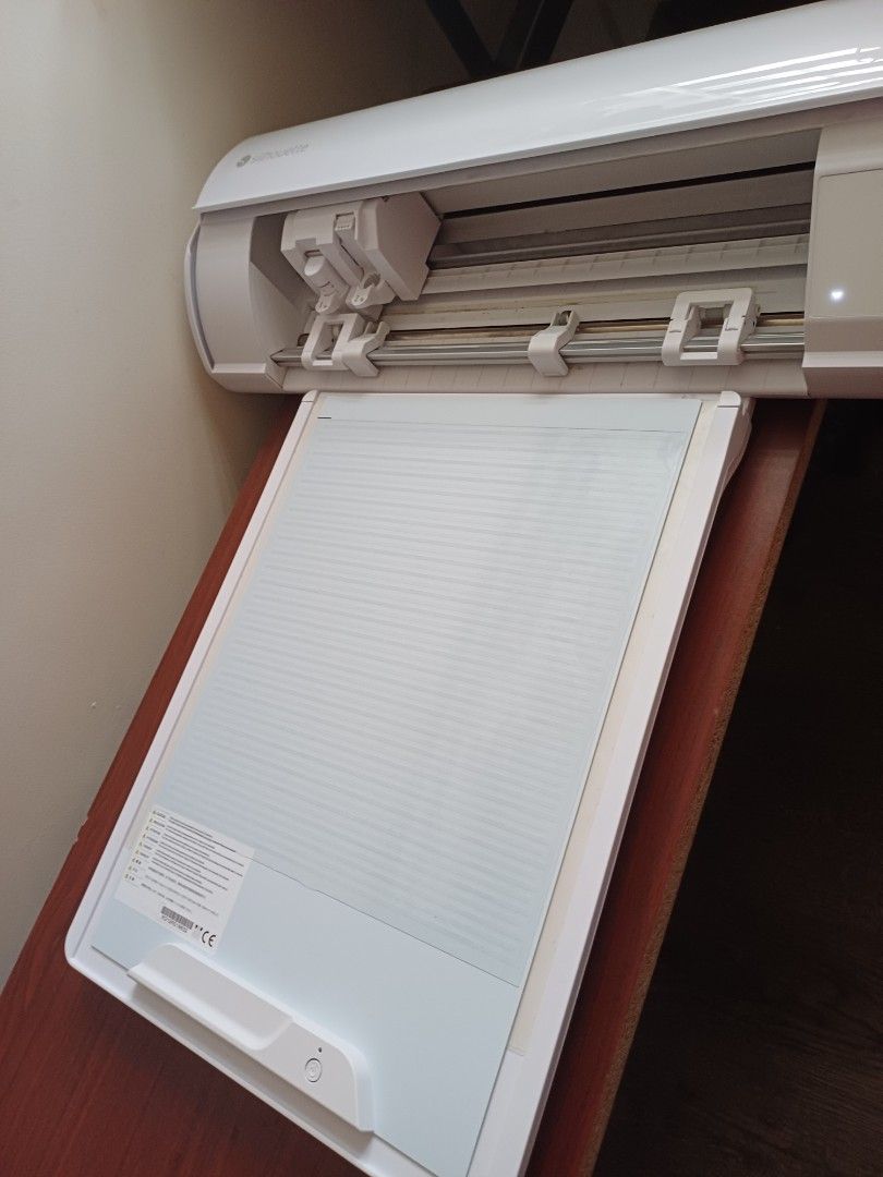 Silhouette Cameo Electrostatic Mat (Category: Office & Business Technology) located in Las Pinas. Submitted by cinalear (Listing ID 1336595249, Image 1). Description: Tested but left marks on actual mat (seen in picture). Still works fine. Includes 2 mats Bought for 8,200. MOP: GCash LOC: Las Piñas RFS: Not suited for thick vinyl materials.