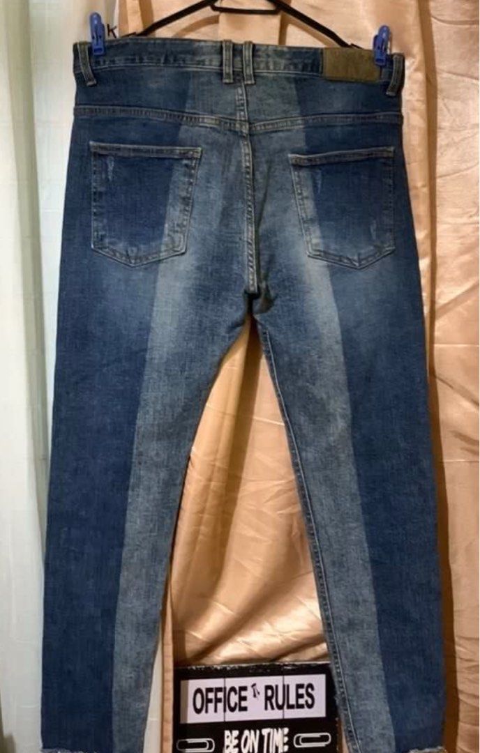 Slim Tapered Jeans (Category: Jeans) located in Navotas City. Submitted by papi404 (Listing ID 1336587441, Image 2). Description: Color Rate: 10/10.