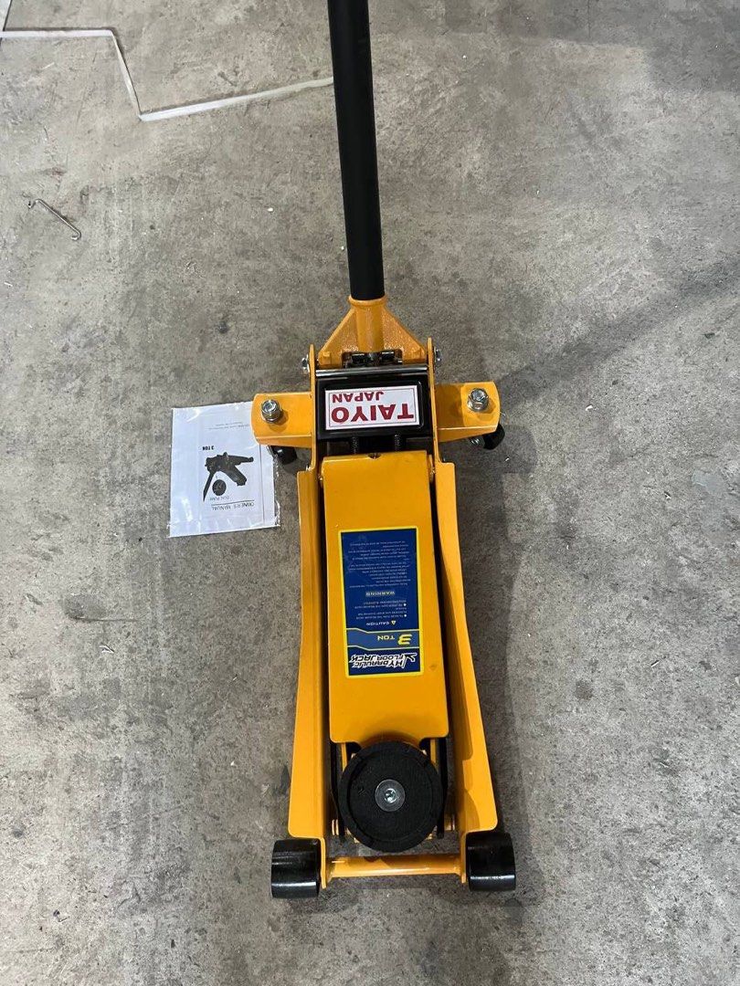 Taiyo Crocodile Jack (Category: Construction Tools & Equipment) located in Manila. Submitted by joeyroque09 (Listing ID 1336514677, Image 2). Description: crocodile jack.