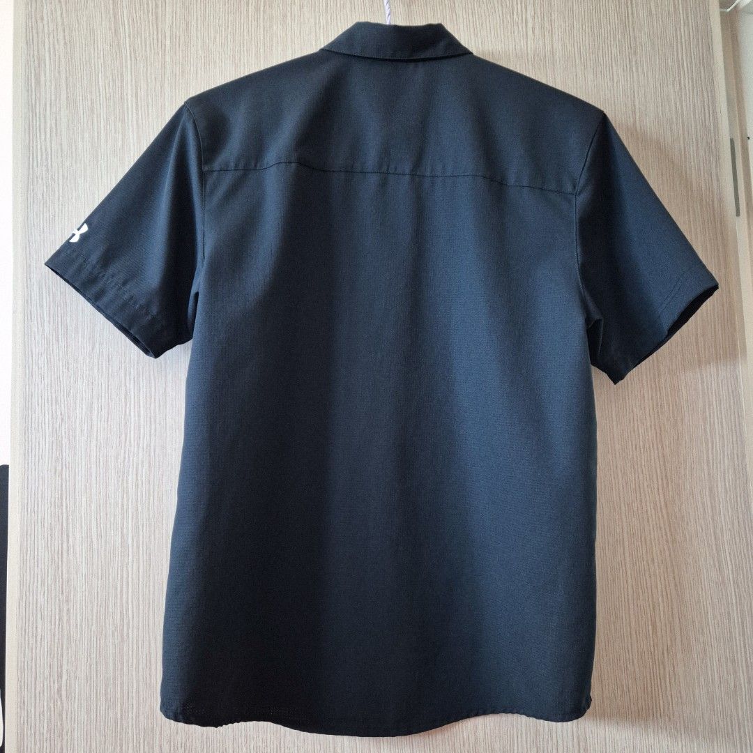 Under Armour Men s Ultimate Short Sleeve Buttondown Black