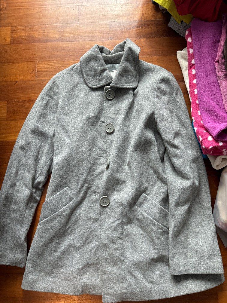 Winter Jacket (Category: Coats, Jackets and Outerwear) located in Singapore. Submitted by shoppa.holic (Listing ID 1336533129, Image 1). Description: .