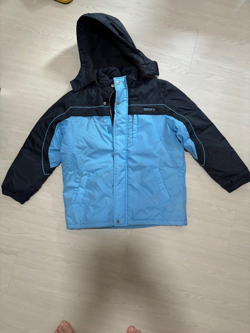 Winter Jacket (Category: Babies & Kids Fashion) located in Singapore. Submitted by pauline60 (Listing ID 1336580849, Image 1). Description: Hang Ten brand. If interested pm me. Only collect at Bedok heartbeat or Bedok MRT. .