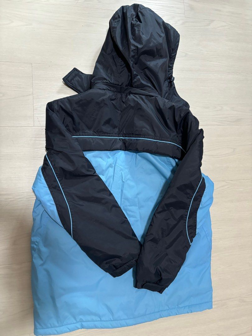 Winter Jacket (Category: Babies & Kids Fashion) located in Singapore. Submitted by pauline60 (Listing ID 1336580849, Image 3). Description: Hang Ten brand. If interested pm me. Only collect at Bedok heartbeat or Bedok MRT. .