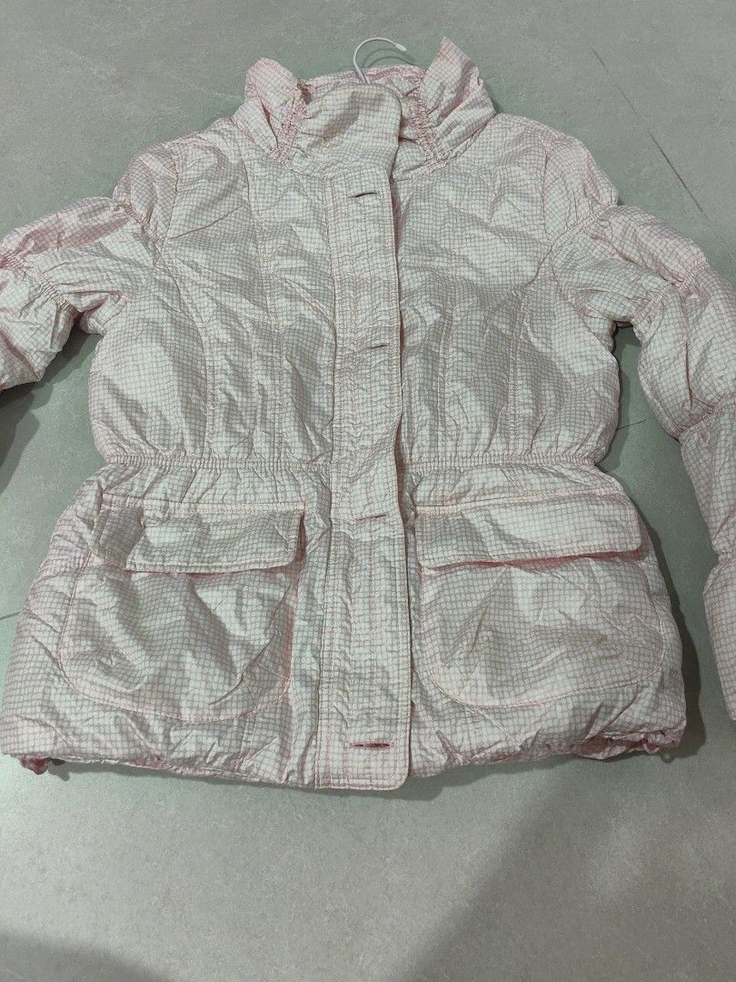 Winter Jacket (Category: Coats, Jackets and Outerwear) located in Singapore. Submitted by dcjcj (Listing ID 1336668678, Image 3). Description: .