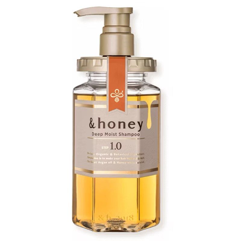 & Honey, Deep Moist, Melty Moist, Shampoo 440ml (Category: Hair) located in Manila. Submitted by brandeditems4less (Listing ID 1336738190, Image 3). Description: A deep hydrating, moisture-sustaining shampoo with a luxurious blend of honey! Usually used together, the Deep Moist series is intended to be ideal for those with rough, unmanageable hair. &honey’s Deep Moist series is a deeply hydrating, moisture-sustaining &Honey Silky Moist Treatment 