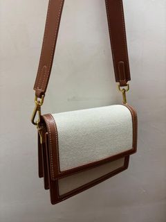 （分類：）位於 。 由 jkloman 提交（商品編號 1336770021，圖片 1）。簡介： 。