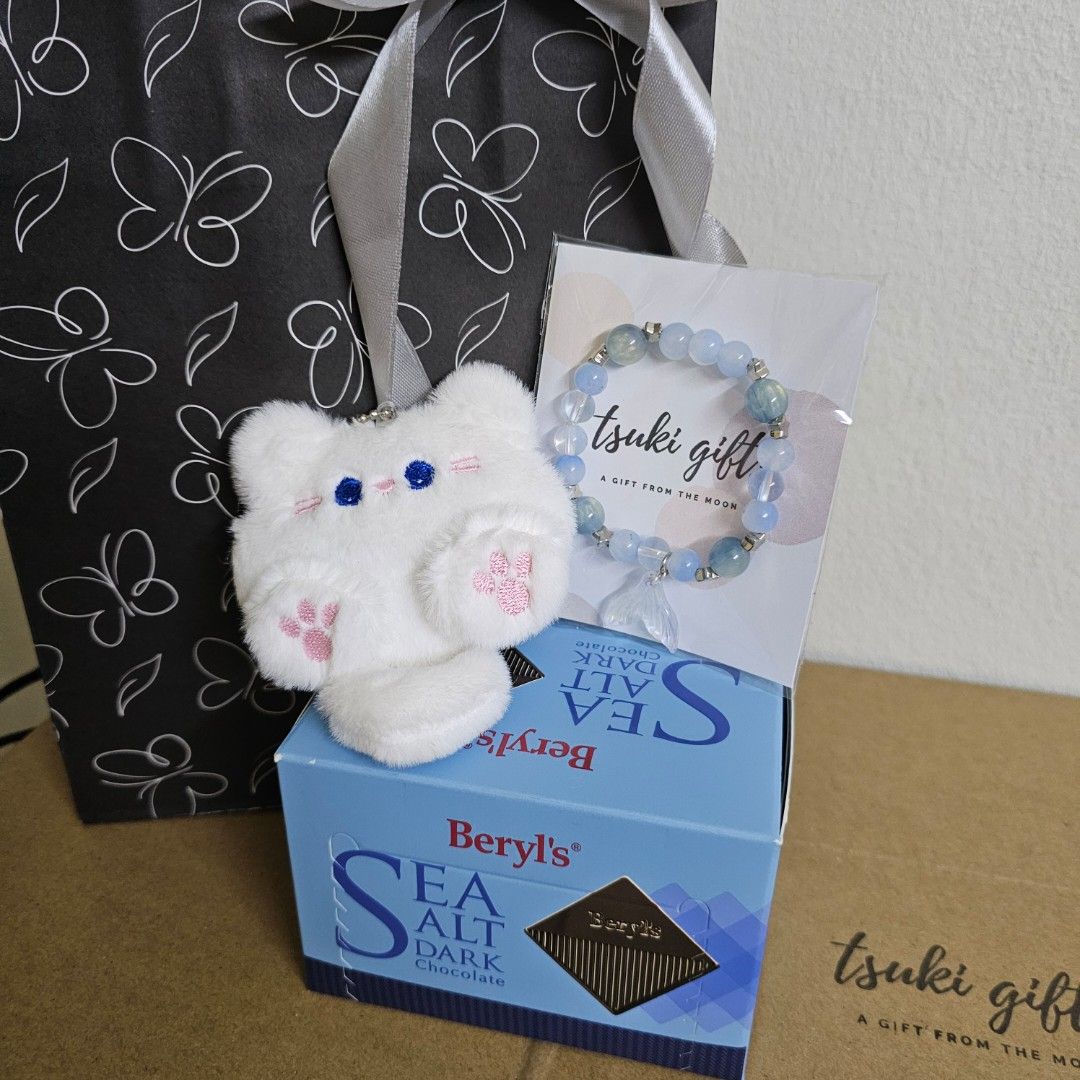 Beryl's Sea Salt Dark Chocolate Gift Set, Food & Drinks, Gift Baskets ...