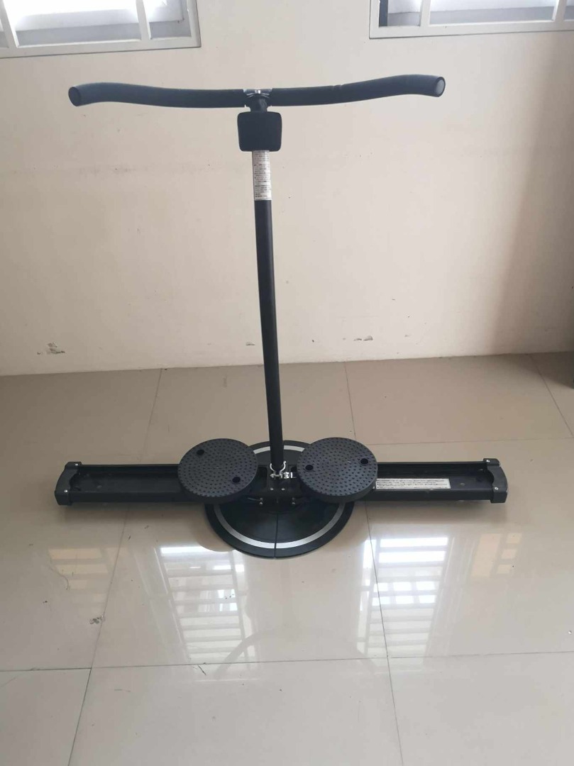 Black Circle Leg Exerciser, Sports Equipment, Exercise & Fitness ...