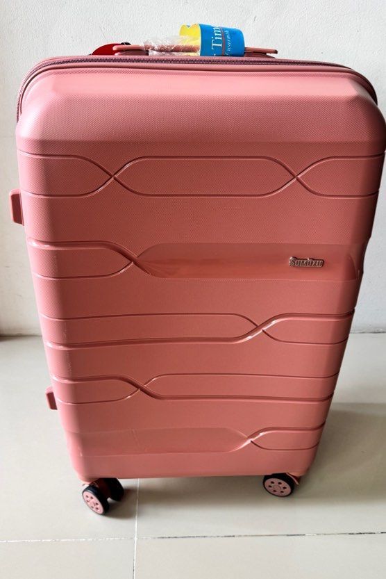 BRAND NEW Sumuzu 24 luggage Pink