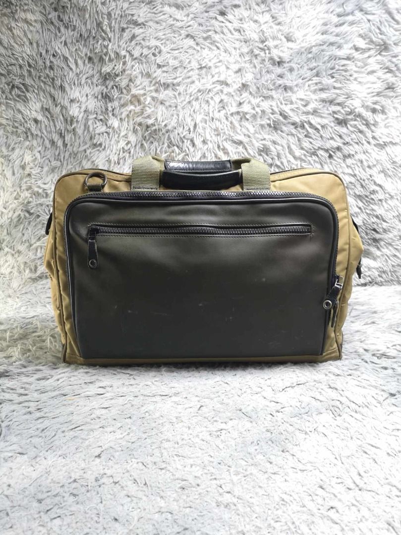 Brown Black Zipper Closure Laptop Bag (Category: Laptop Bags & Sleeves) located in Santa Cruz. Submitted by jmy_surplus.2 (Listing ID 1336770958, Image 1). Description: Size ; L - 12 W - 16 Color ; Brown , Black Type ; Laptop Bag Brand ; No brand Material ; Nylon Style ; Black Brown Zipper Closure Laptop Bag MY 4 JMY 4.