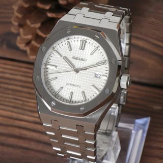 (Category: ) located in . Submitted by watch_avenue (Listing ID 1336070117, Image 1). Description: .