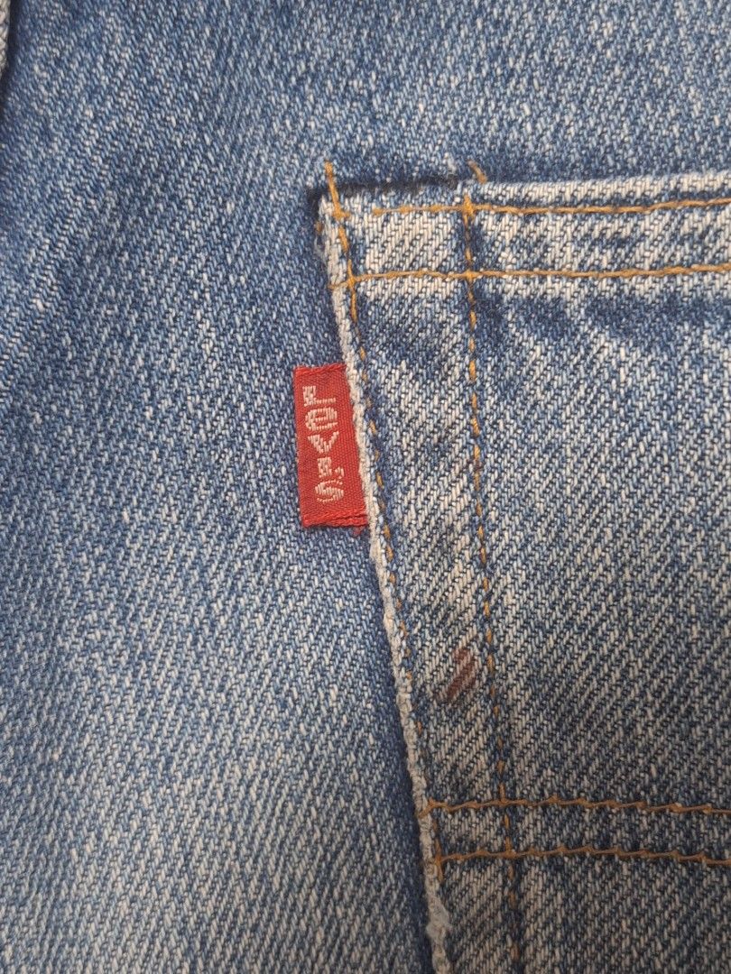 Levis 501 Women's Jeans (Category: Jeans) located in Marikina City. Submitted by ae41270 (Listing ID 1326984952, Image 2). Description: Levi's 501 Jeans (women) 🏷 size on tag: 28 🔎 condition and color rate: 8/10 Levi's Vintage 501 Jeans Size 28 (with stains) no Levis patch at the back 💰 PRICE 💰 Php 500.00 + SF RFS: does not fit Note: •Payment first before shipping (BDO/GCash/Maya) •shipping fee is shouldered by the buyer (Grab/Lalamove/J&T).