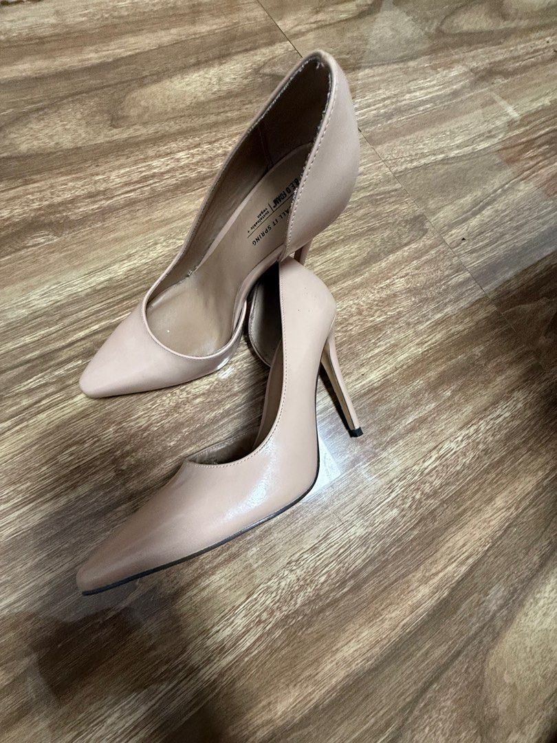 Call it spring (Category: Heels) located in Manila. Submitted by sugar0117045043 (Listing ID 1336828786, Image 1). Description: Used only once Size 6 Super comfty isuot Rfs:declutering .