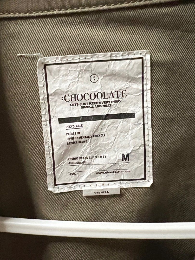 Chocoolate jacket （分類：外套及戶外衣服）位於 Hong Kong。 由 matthew0221 提交（商品編號 1336821139，圖片 3）。簡介： 冇着過好新 只係擺咗喺度。