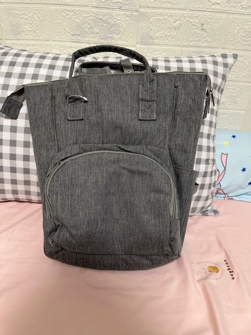 Diaper Bag (Enfamil) (Category: Diaper Bags & Wetbags) located in Valenzuela. Submitted by je0n97 (Listing ID 1336866232, Image 2). Description: Enfamil Diaper Bag/Wonderbag from 🇺🇸 -bnew - waterproof resistant - with pocket & side pocket - can be used as cooler with ice pack since inside is insulated (perfect for pumping moms) features: The Enfamil Wonder Bag features multiple compartments and pockets for easy organization, adjustable shoulder