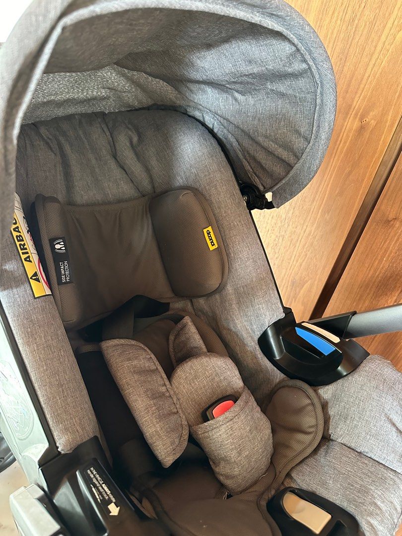 Doona+ (Category: Strollers) located in Singapore. Submitted by xenerahsx (Listing ID 1336774151, Image 2). Description: Not for fussies Still a lot of life left Doona cover is newly bought in oct 2024 (not official doona) .