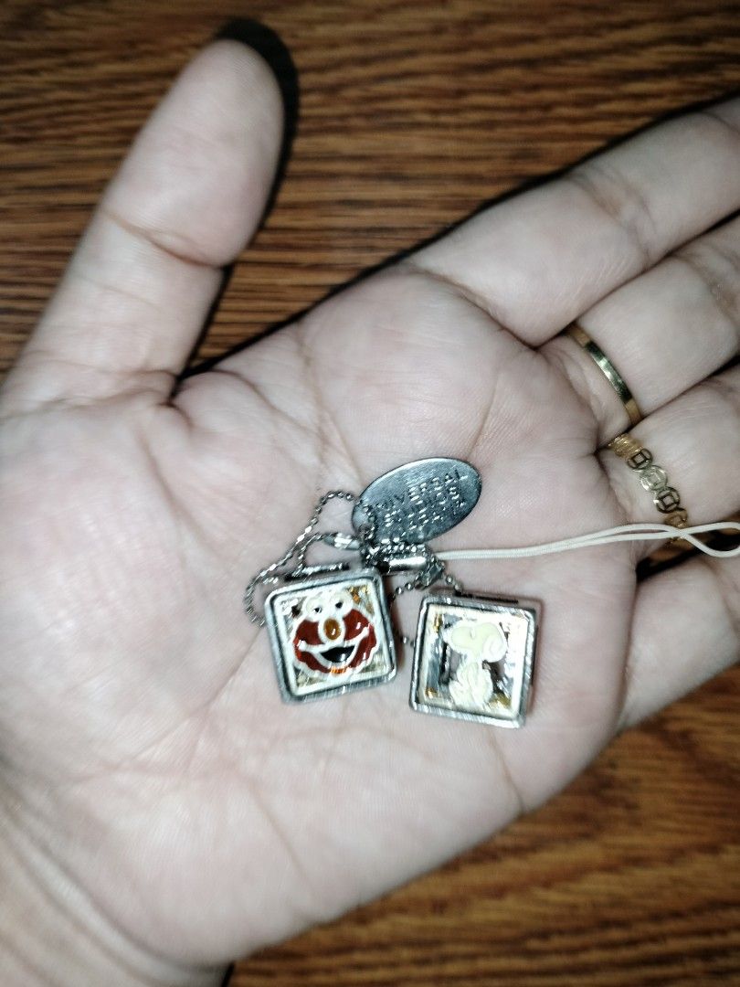 Elmo and Snoopy Phone Charm (Category: Character Goods) located in Quezon City. Submitted by micopioken (Listing ID 1336843386, Image 2). Description: Japan Item.